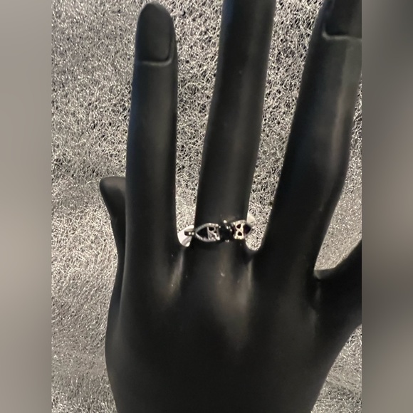 NEW: Elegant Vintage Stackable Style Finger Jewelry Decor - Picture 1 of 4